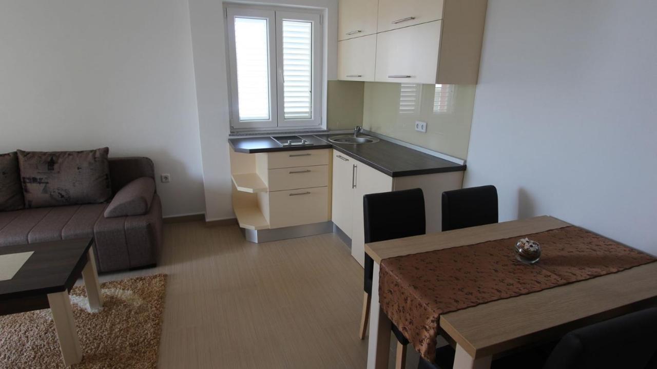 Apartments Jela Sveti Vid-Miholjice Екстериор снимка