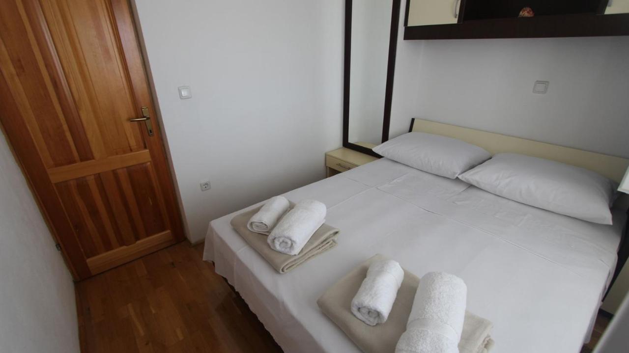 Apartments Jela Sveti Vid-Miholjice Екстериор снимка