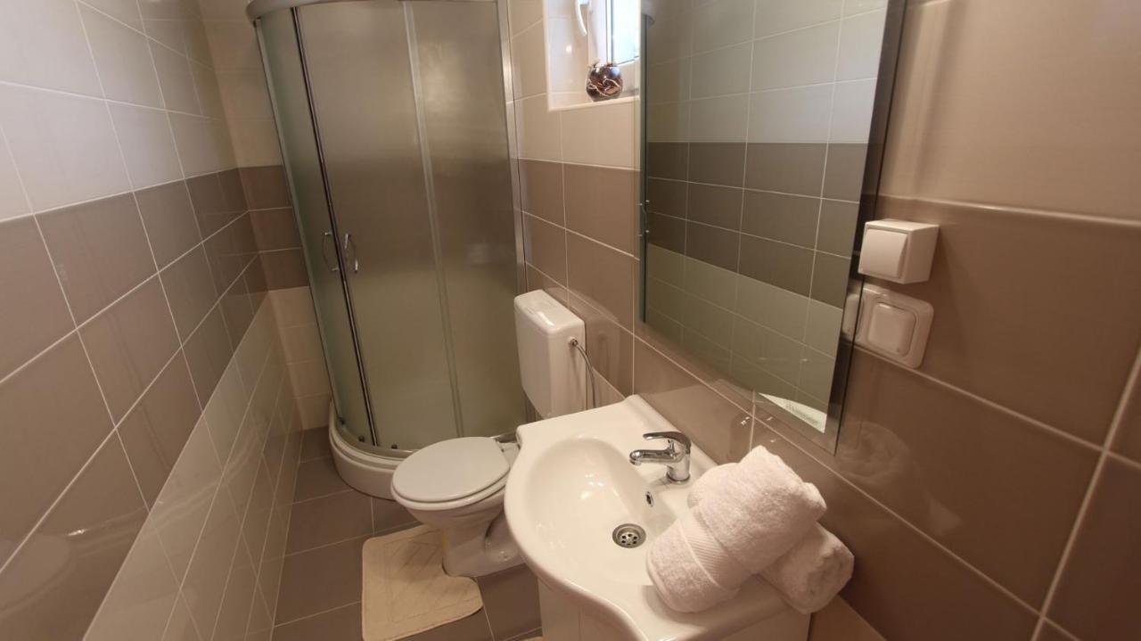 Apartments Jela Sveti Vid-Miholjice Екстериор снимка