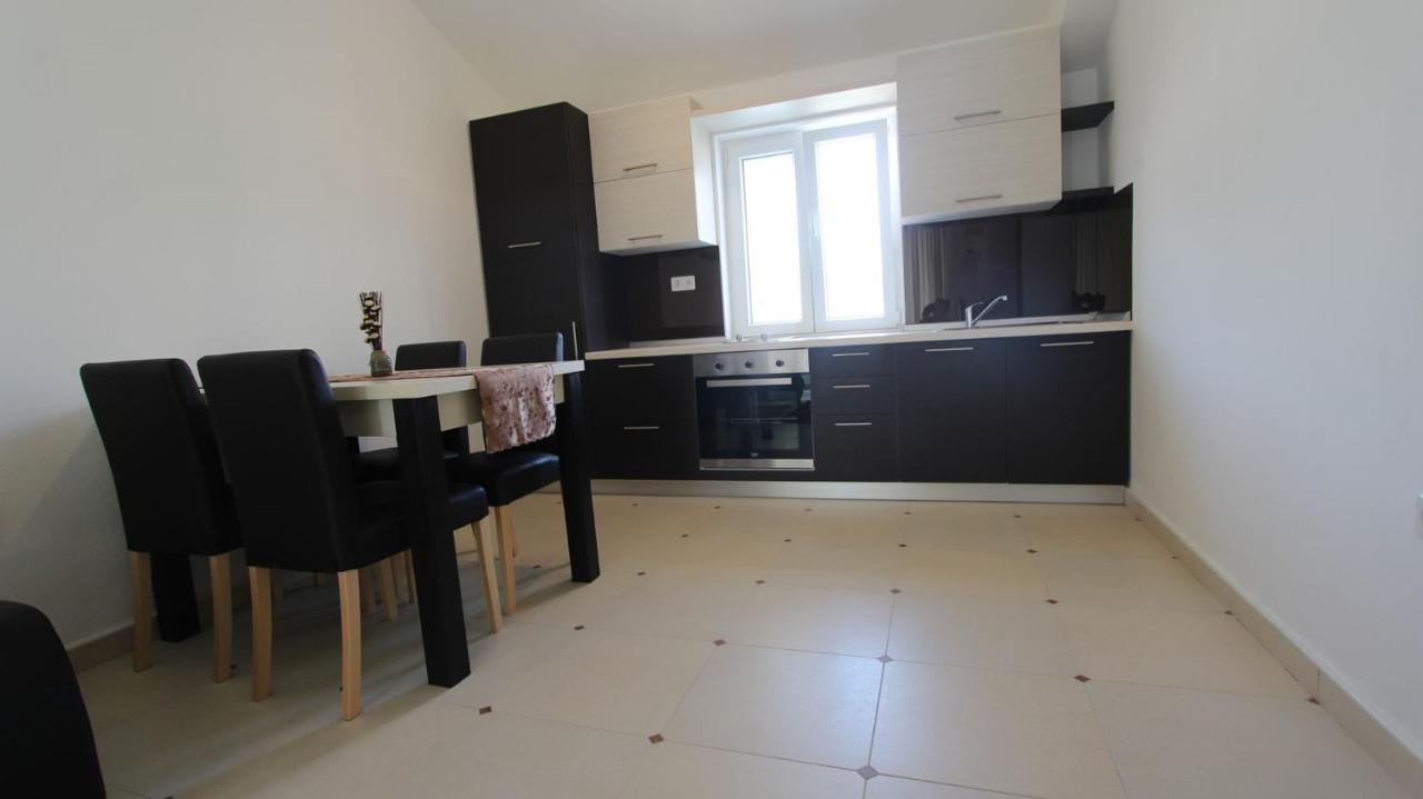 Apartments Jela Sveti Vid-Miholjice Екстериор снимка