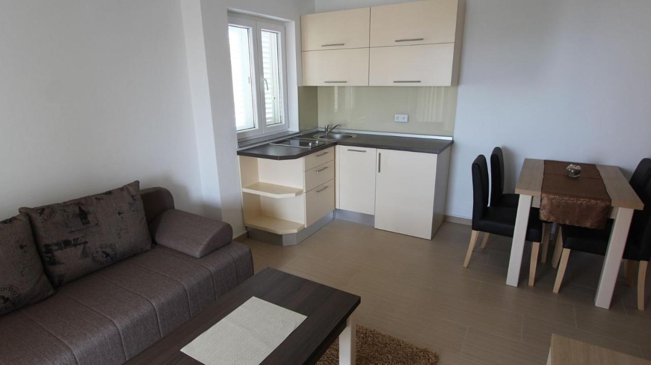 Apartments Jela Sveti Vid-Miholjice Екстериор снимка