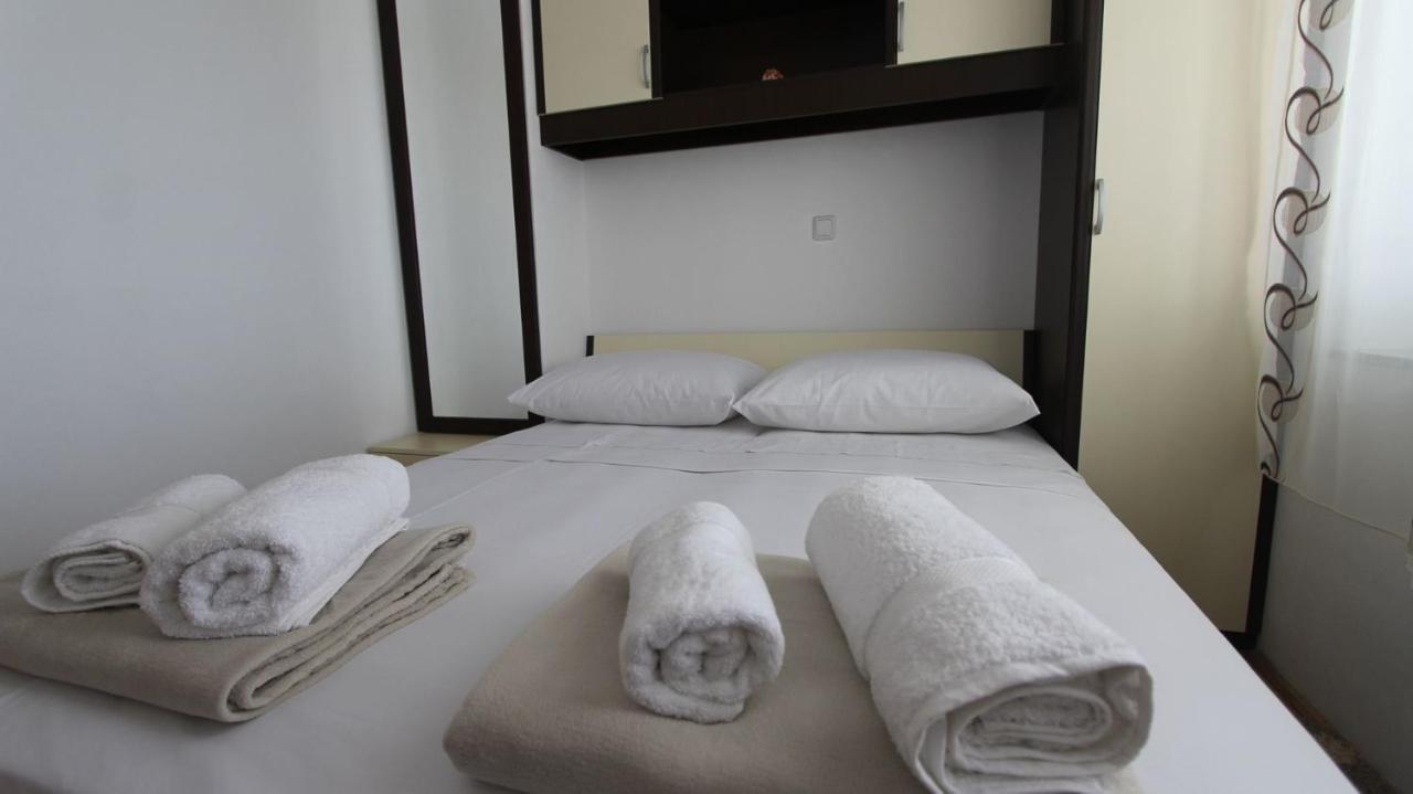 Apartments Jela Sveti Vid-Miholjice Екстериор снимка