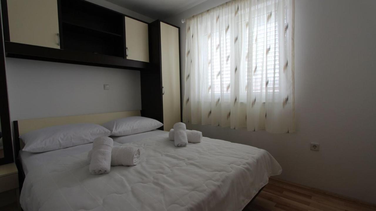 Apartments Jela Sveti Vid-Miholjice Екстериор снимка