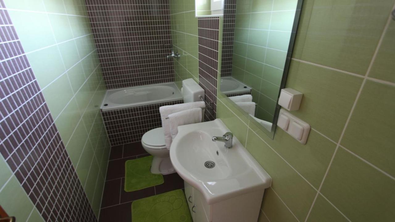 Apartments Jela Sveti Vid-Miholjice Екстериор снимка