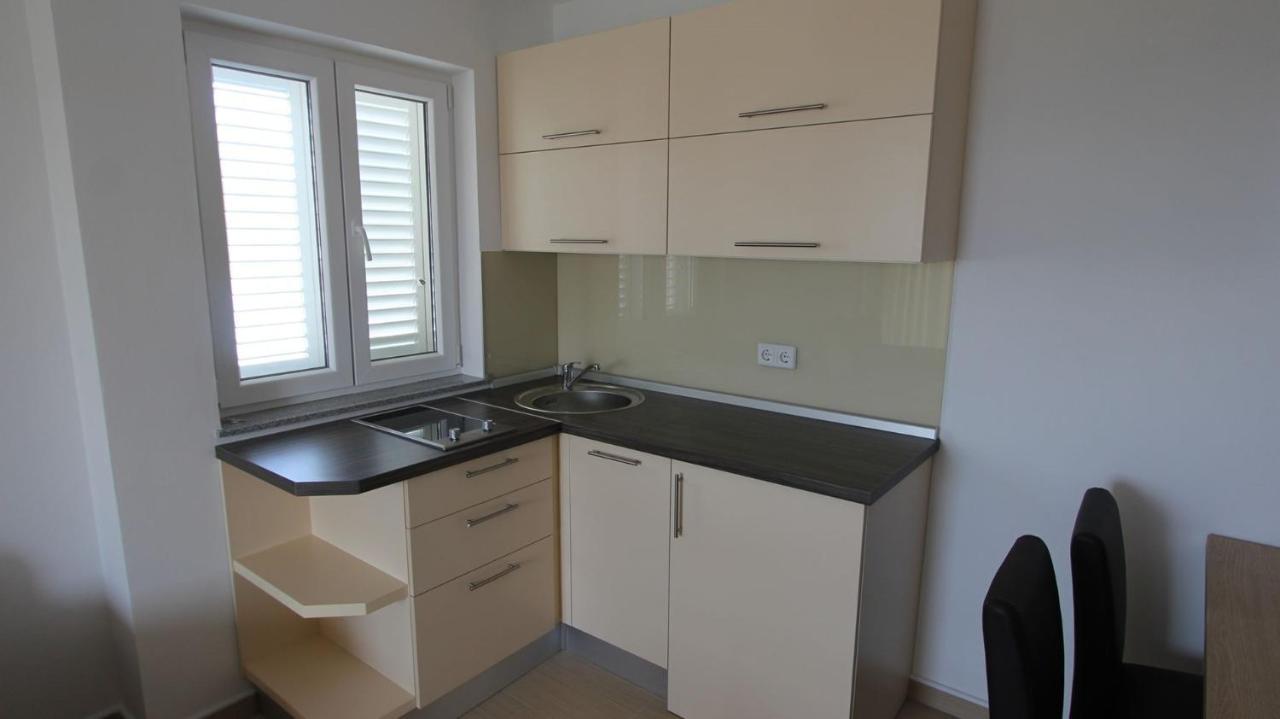 Apartments Jela Sveti Vid-Miholjice Екстериор снимка