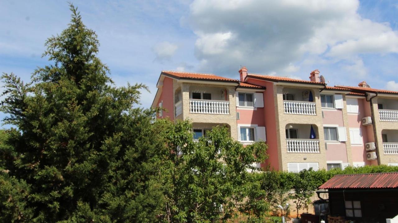 Apartments Jela Sveti Vid-Miholjice Екстериор снимка