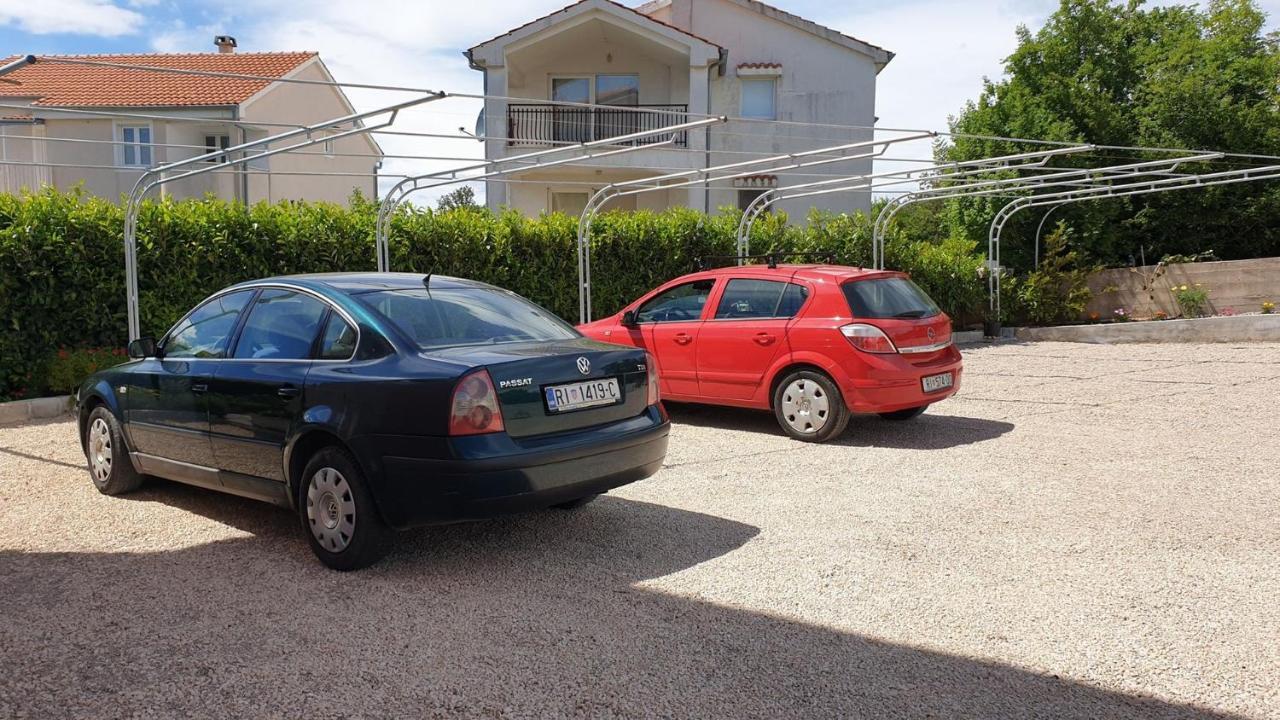 Apartments Jela Sveti Vid-Miholjice Екстериор снимка