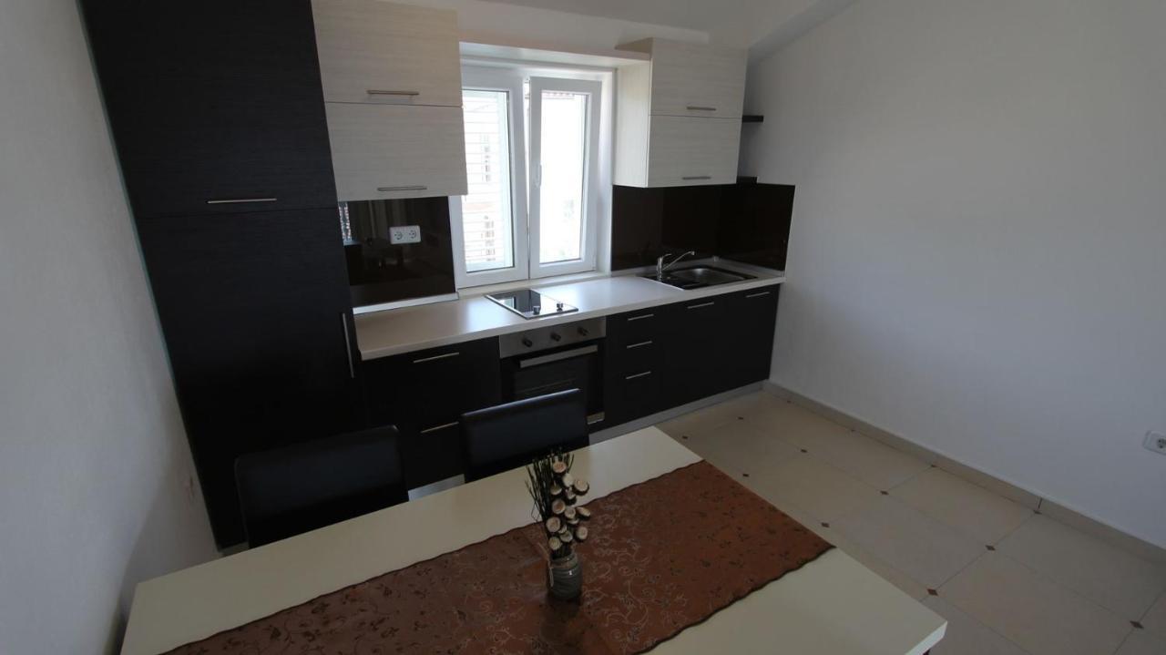 Apartments Jela Sveti Vid-Miholjice Екстериор снимка